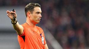 欧联杯1/4决赛曼联vs里昂次回合裁判：瑞士裁判沙雷尔执法