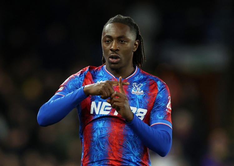 天空：热刺与水晶宫仍在谈埃泽 水晶宫希望确保找到10号位替代者