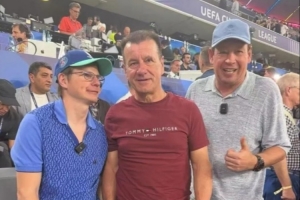 支持昔日弟子K77！斯卢茨基现身安联球场现场观战欧冠决赛