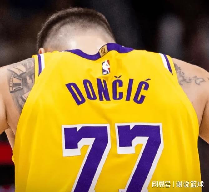 开云电子-湖人又翻车东契奇虎头蛇尾，詹姆斯空有数据，众替补不如一次轮秀